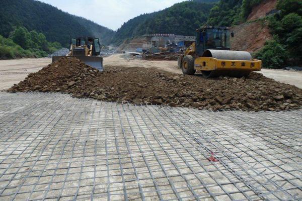 鋼塑土工格柵在施工方面應注意的問題有哪些？  第2張