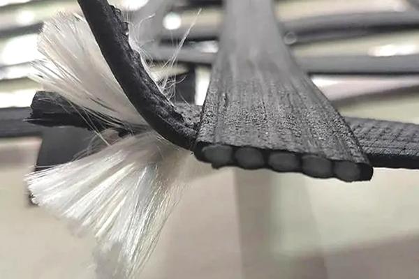 高韌性聚酯紗線集束土工格柵耐用嗎